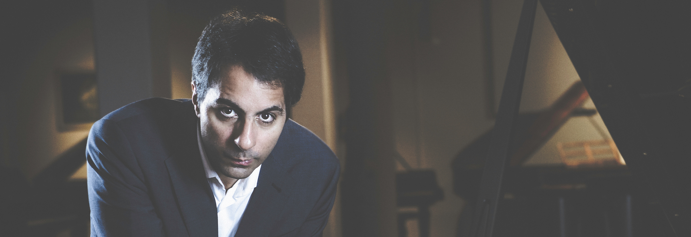 Ashkar spelar Schumann